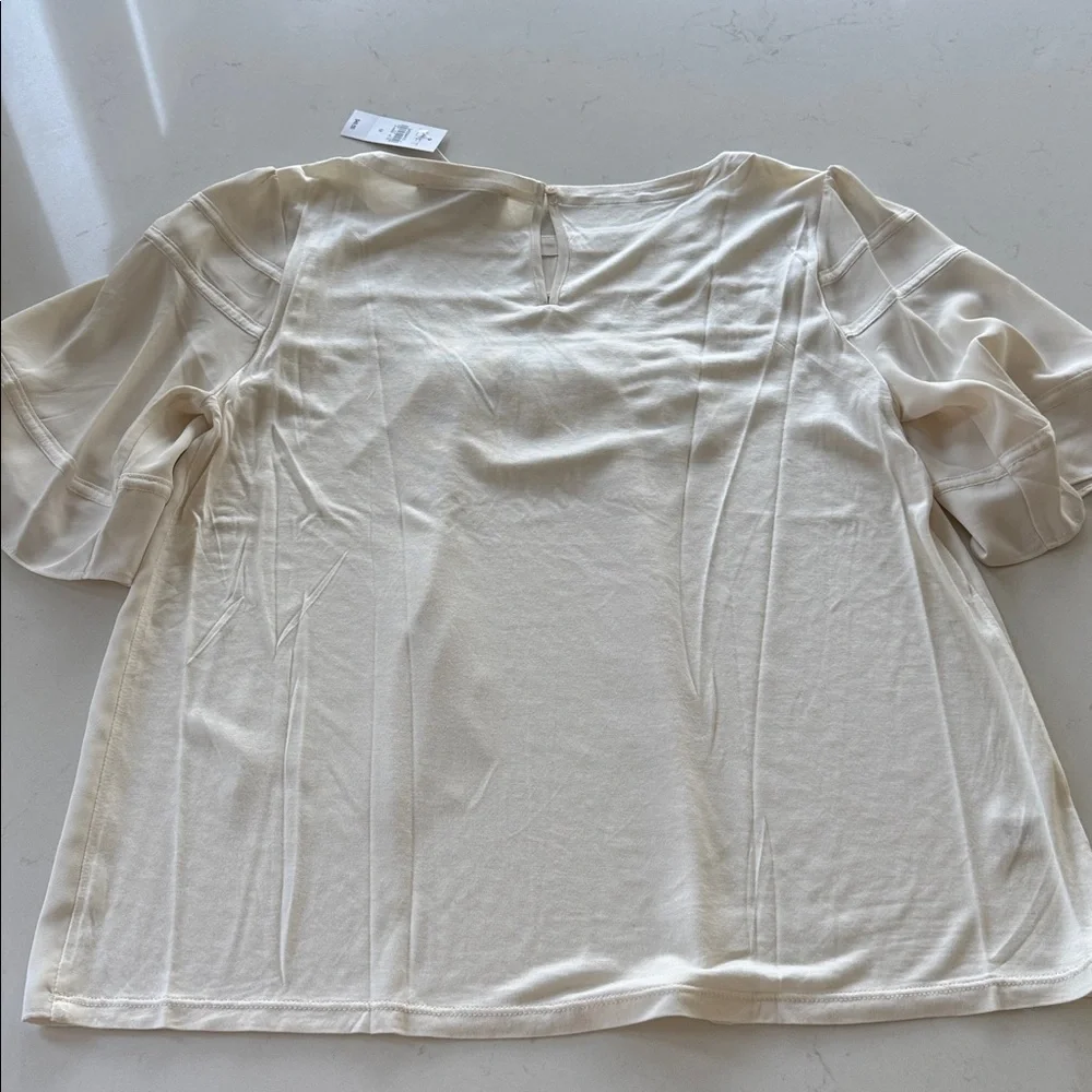 LOFT Cream Blouse with Puff Sleeves Size: M NWT ✨
